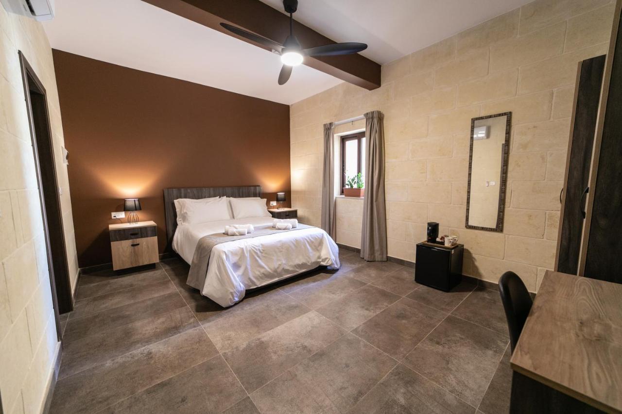 49 Sunrise Lodge Għajnsielem Esterno foto